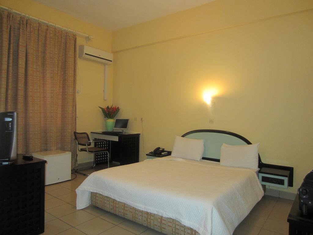 Hotel Beausejour Mirabel Bonabéri Zimmer foto